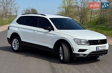 Позашляховик / Кросовер Volkswagen Tiguan 2017 в Новій Одесі