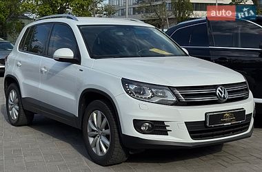 Позашляховик / Кросовер Volkswagen Tiguan 2016 в Дніпрі