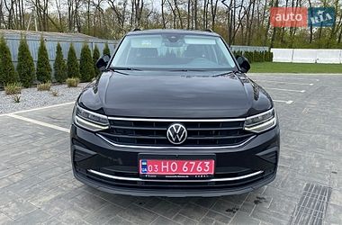 Внедорожник / Кроссовер Volkswagen Tiguan 2021 в Луцке