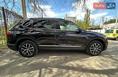 Позашляховик / Кросовер Volkswagen Tiguan 2021 в Києві