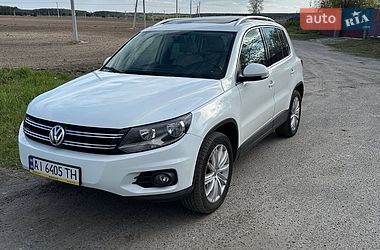 Позашляховик / Кросовер Volkswagen Tiguan 2015 в Києві