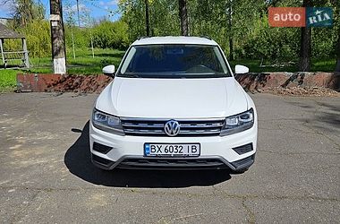 Внедорожник / Кроссовер Volkswagen Tiguan 2017 в Кривом Роге