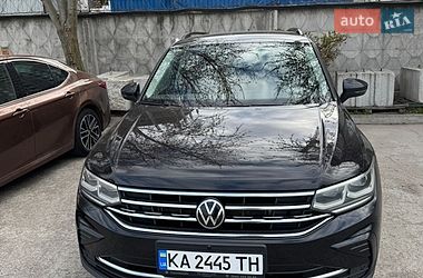 Внедорожник / Кроссовер Volkswagen Tiguan 2022 в Киеве