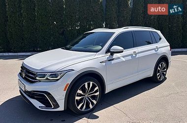 Внедорожник / Кроссовер Volkswagen Tiguan 2021 в Киеве