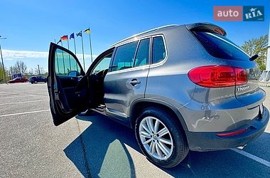 Внедорожник / Кроссовер Volkswagen Tiguan 2012 в Киеве