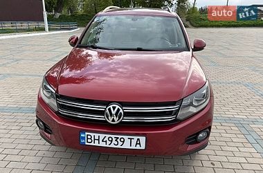 Внедорожник / Кроссовер Volkswagen Tiguan 2015 в Измаиле