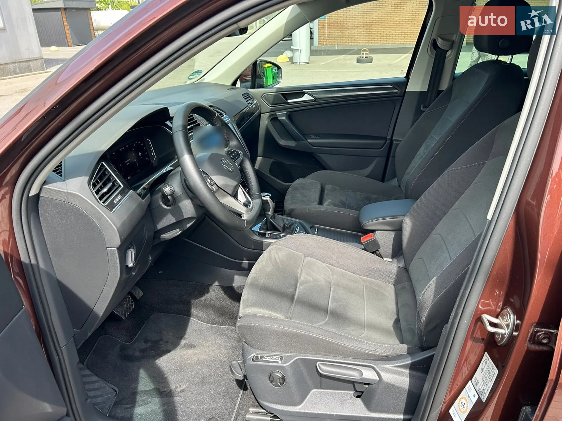 2021 Volkswagen Tiguan - мініатюра 18