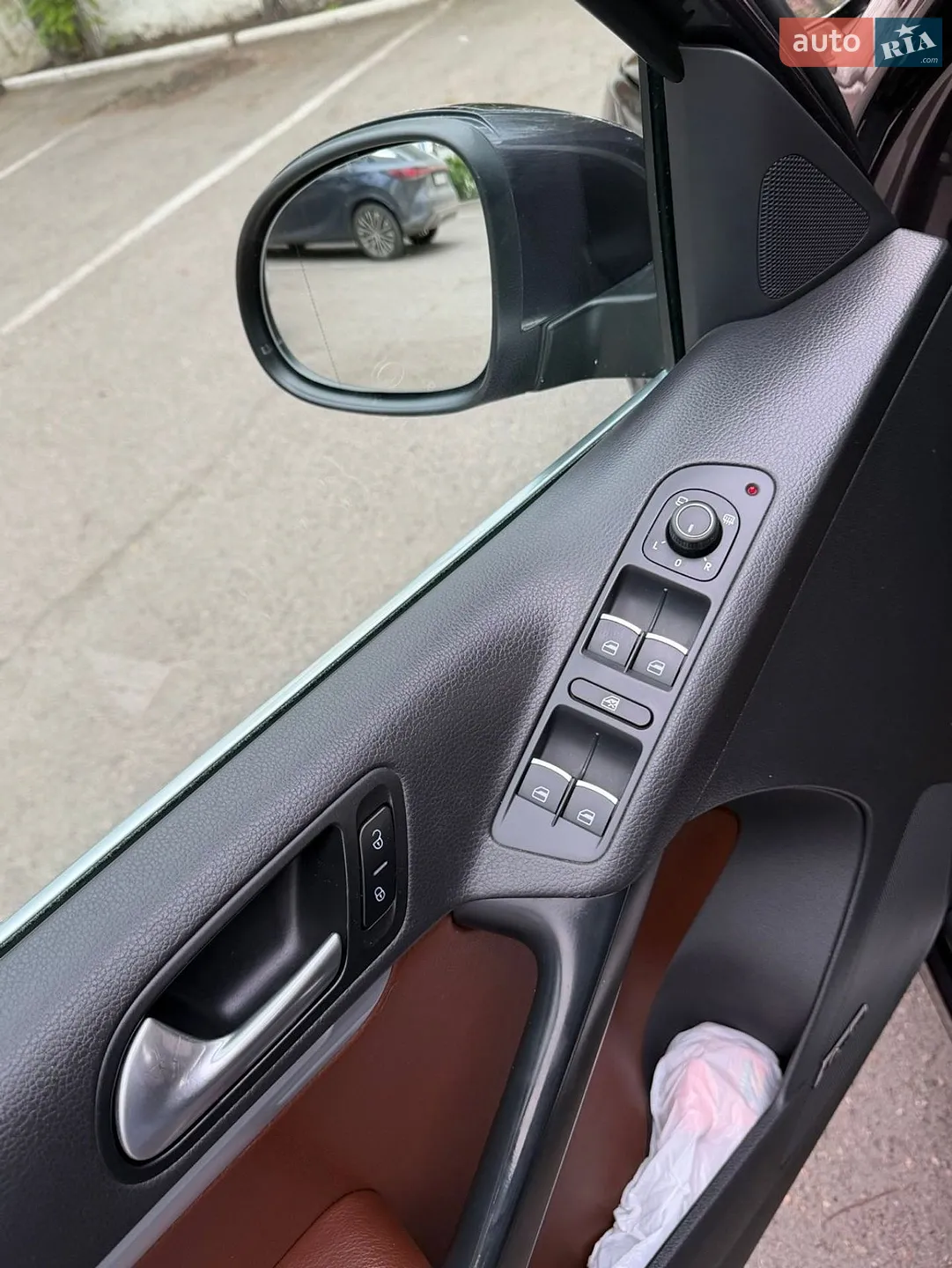 2015 Volkswagen Tiguan - мініатюра 13