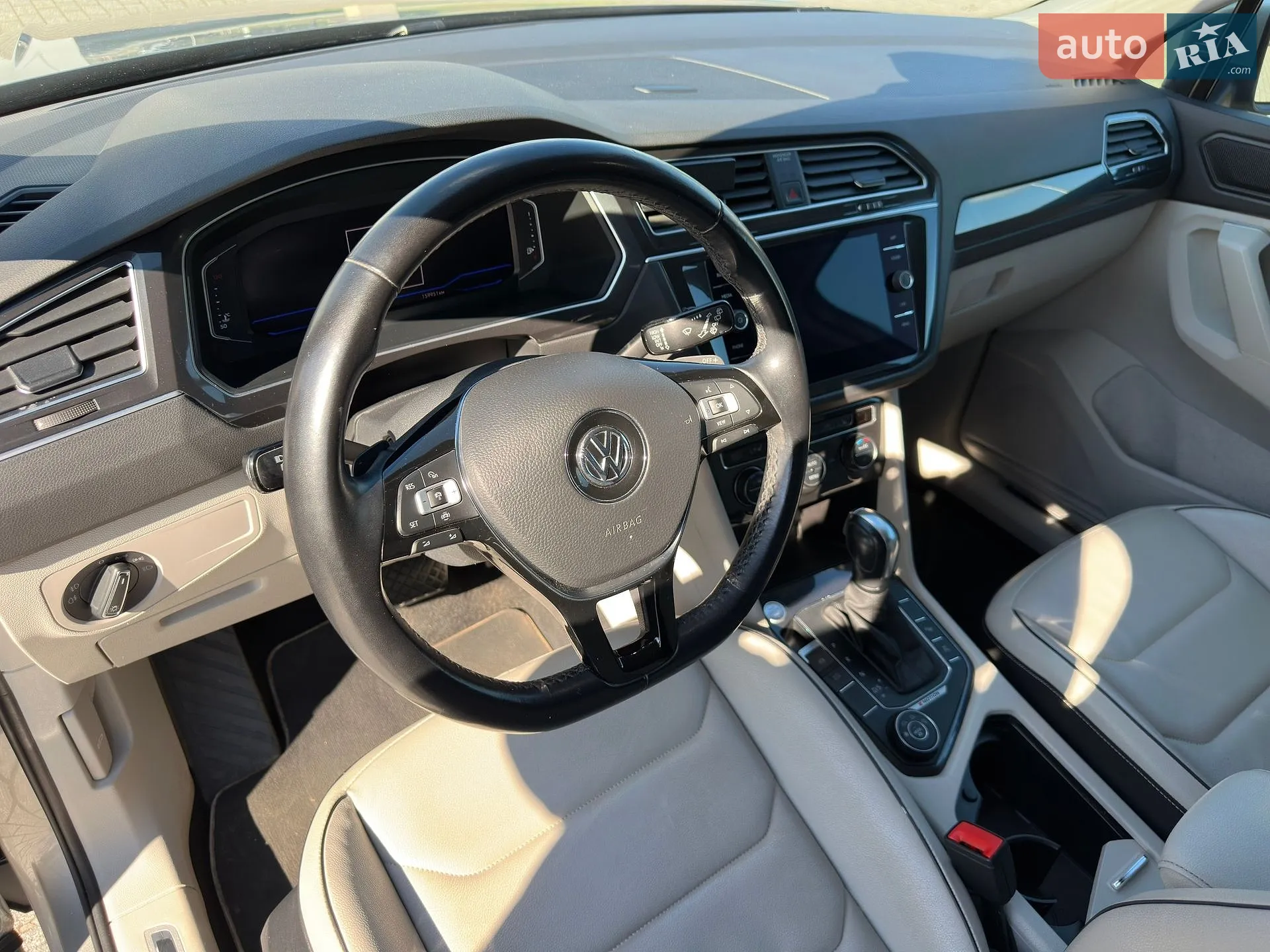 2020 Volkswagen Tiguan - мініатюра 24