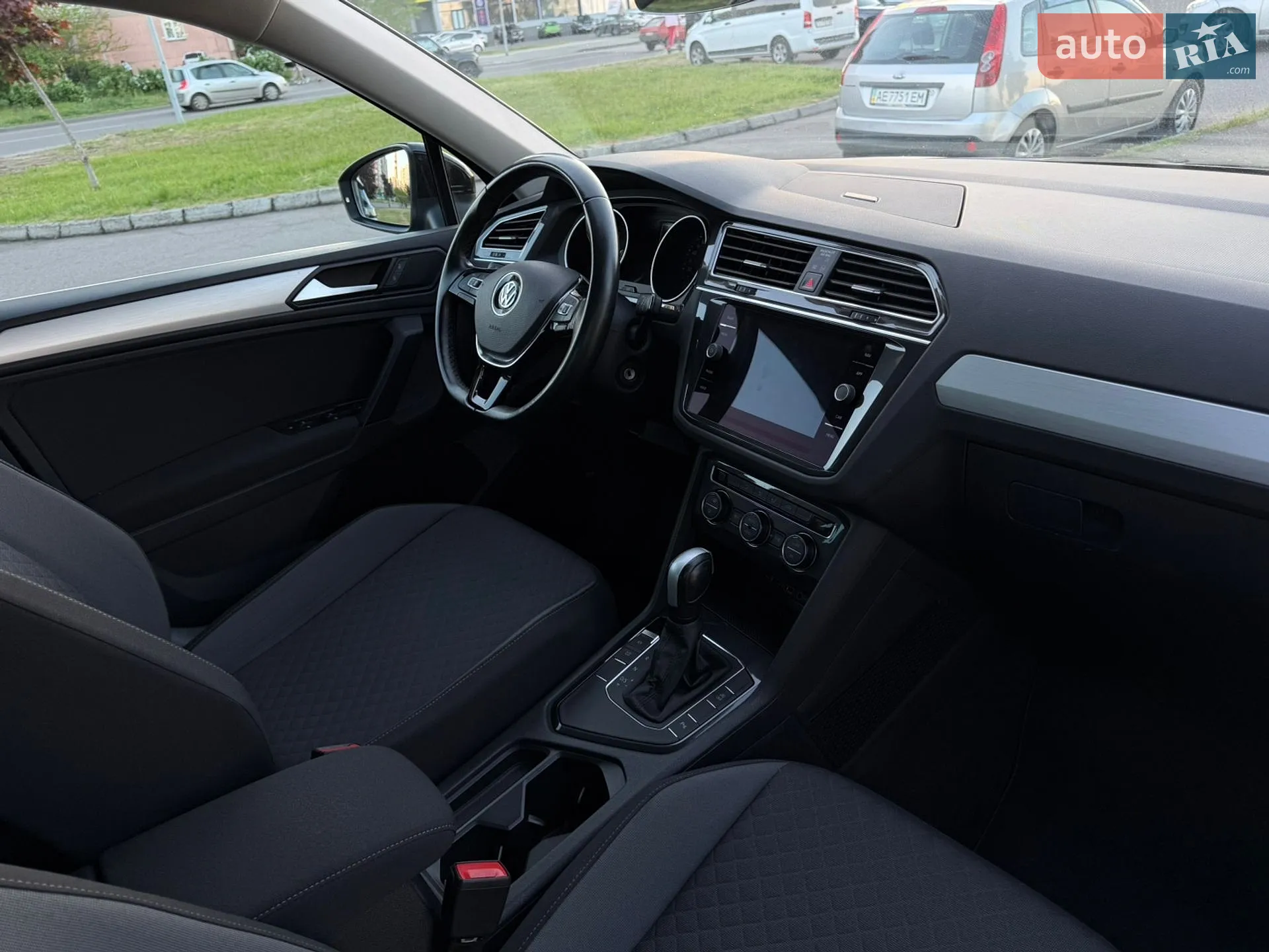 2020 Volkswagen Tiguan - мініатюра 32