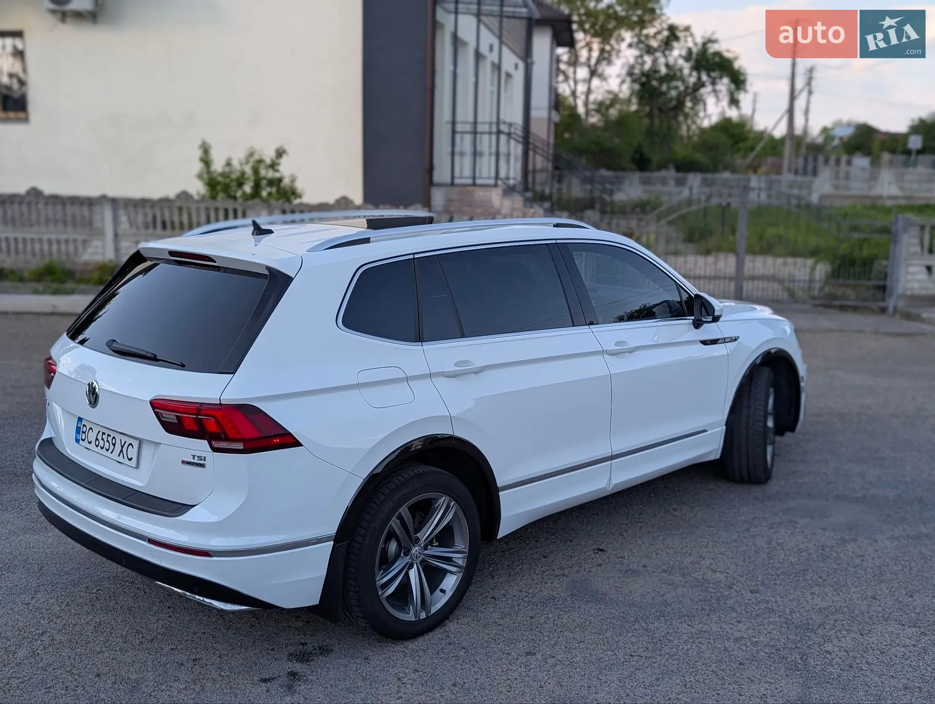 2018 Volkswagen Tiguan - мініатюра 10
