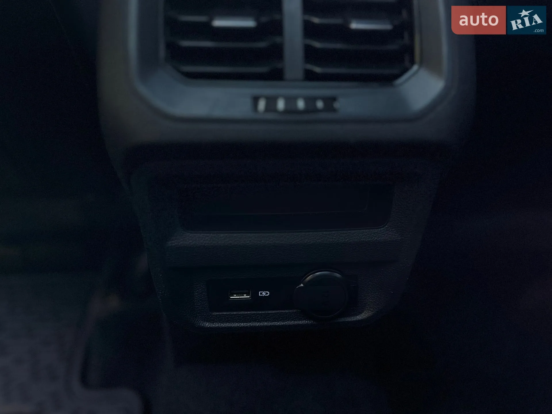2020 Volkswagen Tiguan - мініатюра 27
