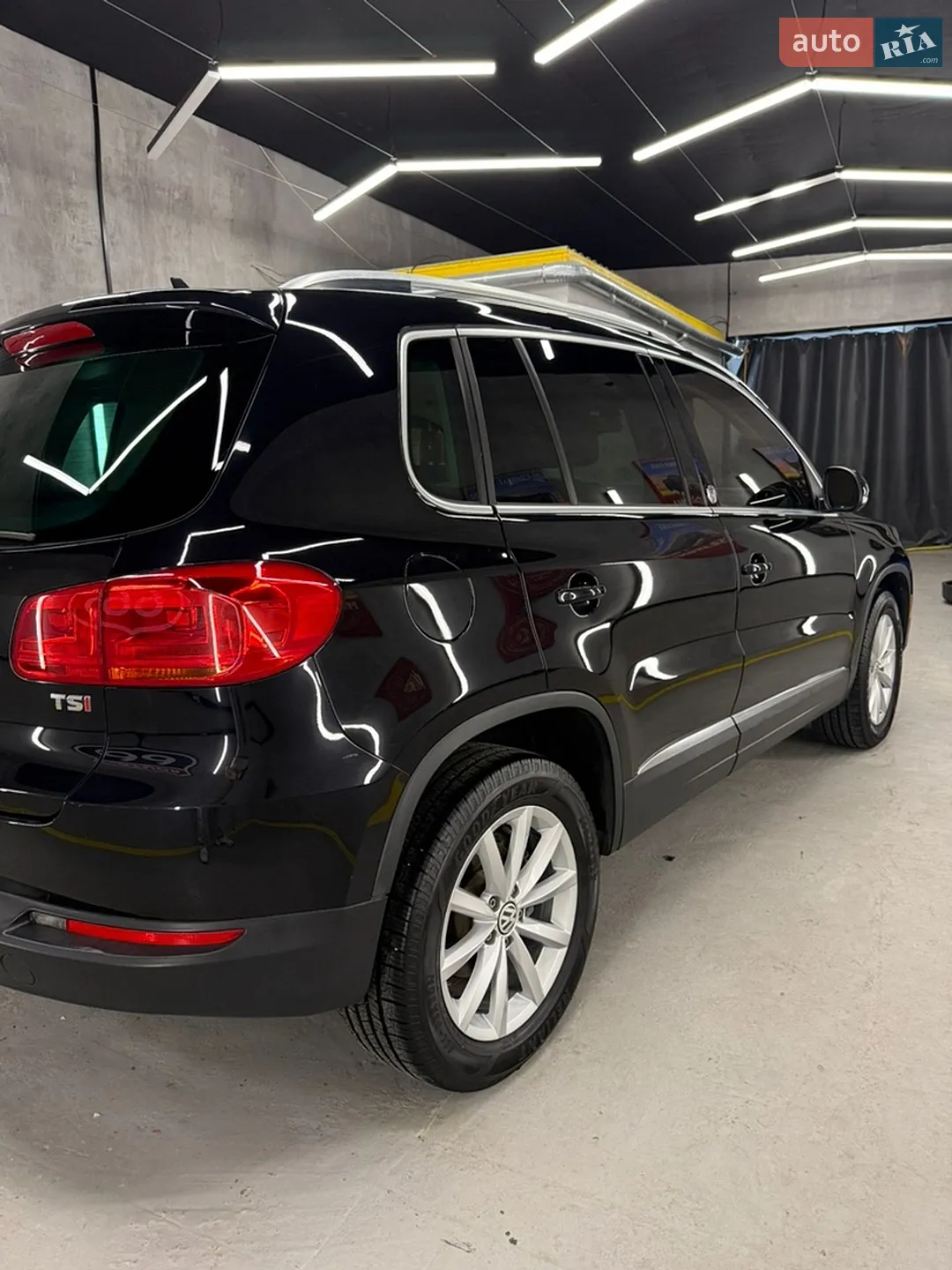 2016 Volkswagen Tiguan - мініатюра 2