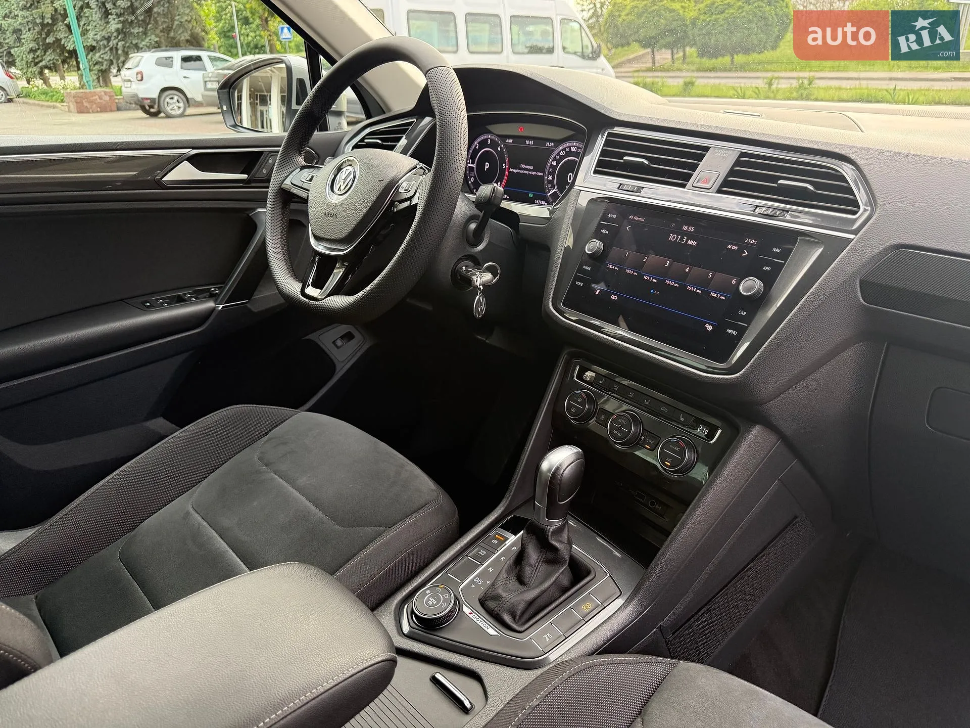 2018 Volkswagen Tiguan - мініатюра 24