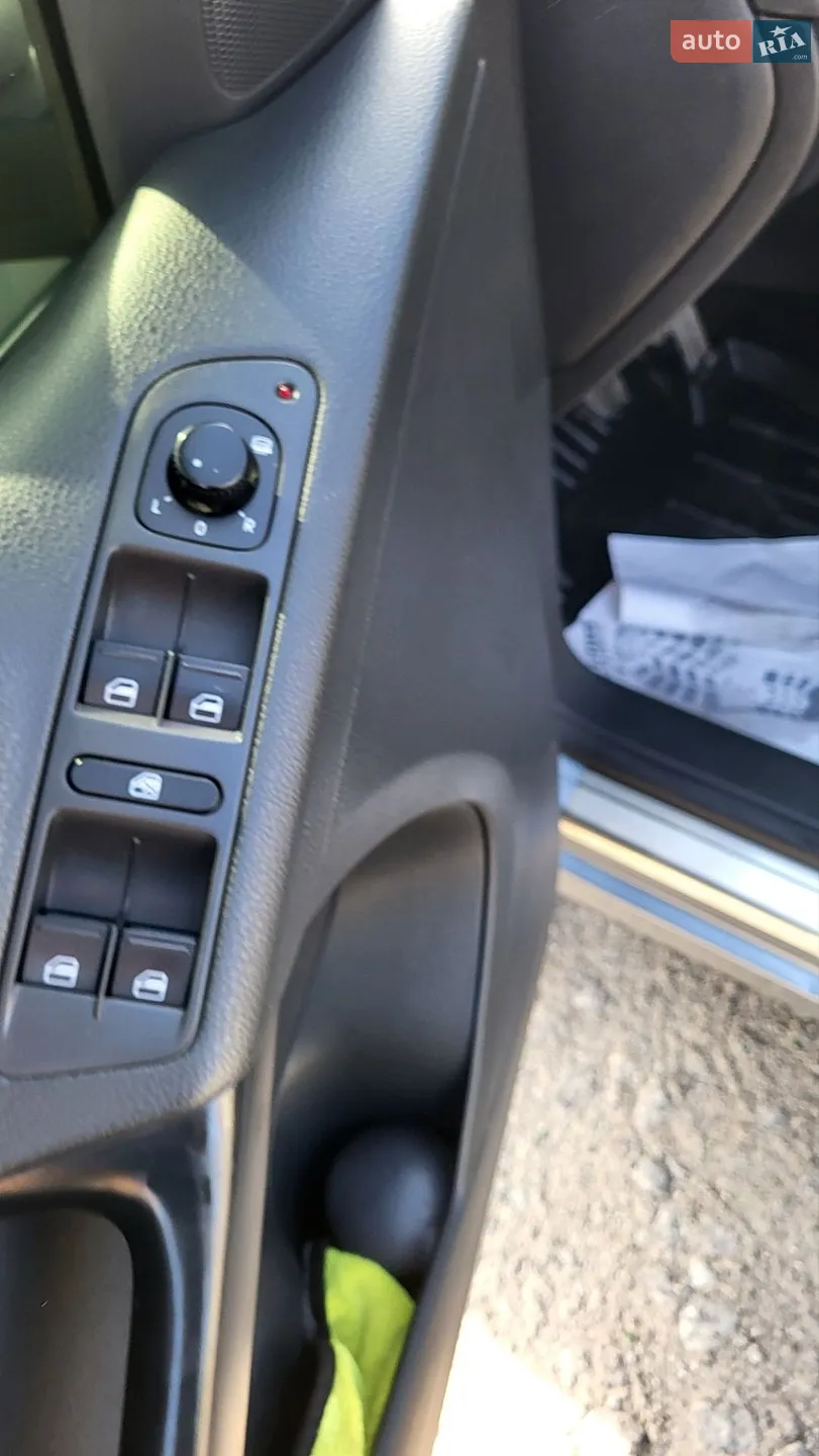 2010 Volkswagen Tiguan - мініатюра 20