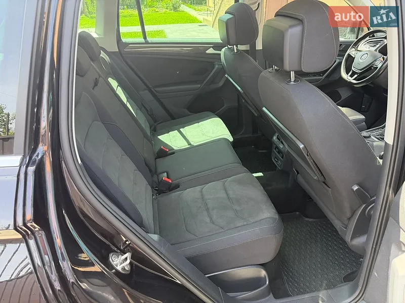Volkswagen Tiguan 2019 VIN WVGZZZ5NZKW898447 фото оголошення 17 з 60