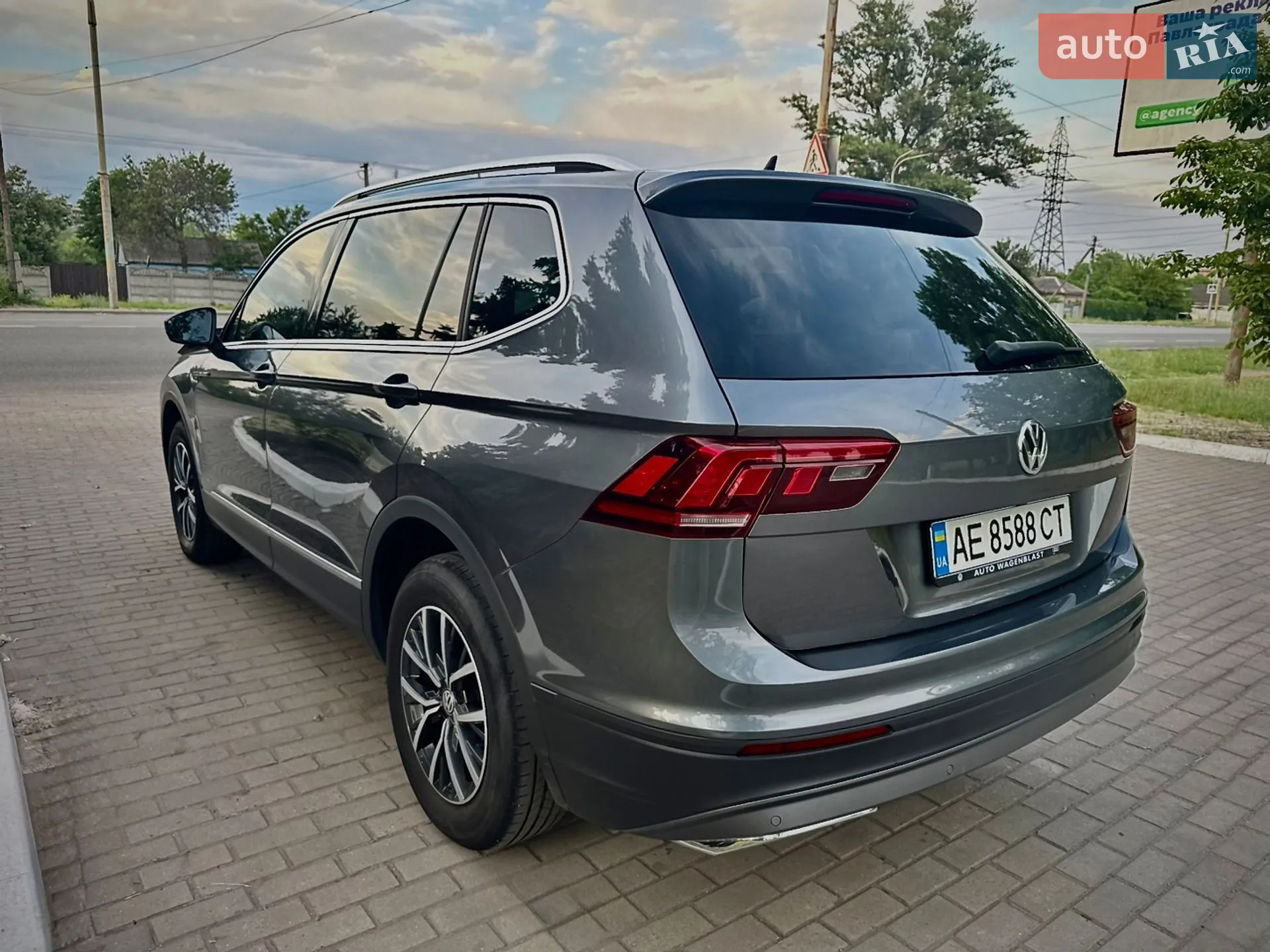 2019 Volkswagen Tiguan - мініатюра 8
