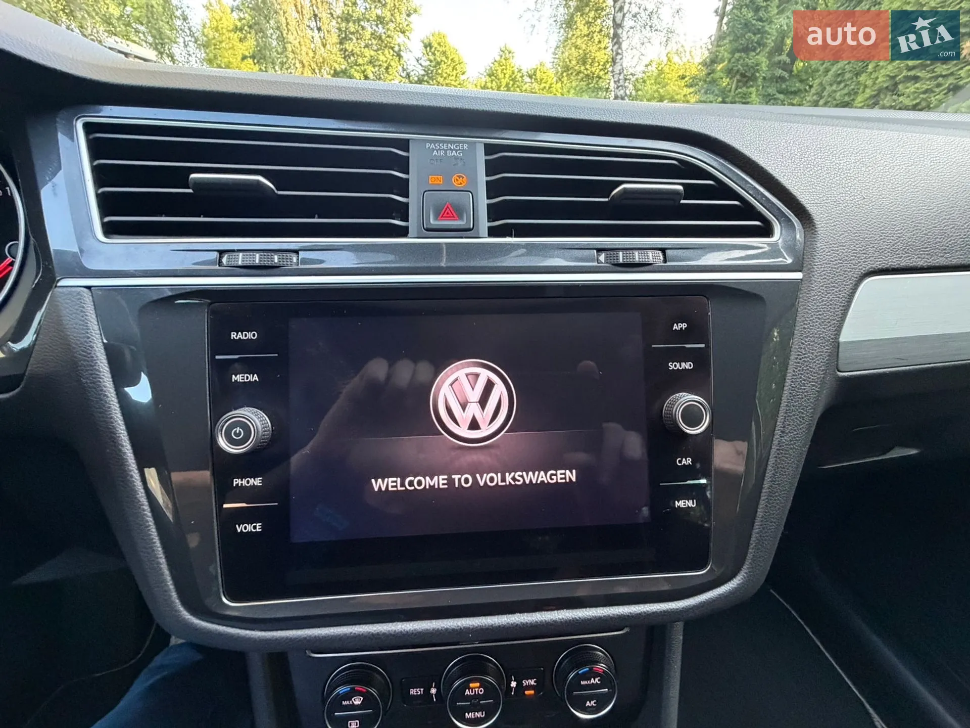 2020 Volkswagen Tiguan - мініатюра 41