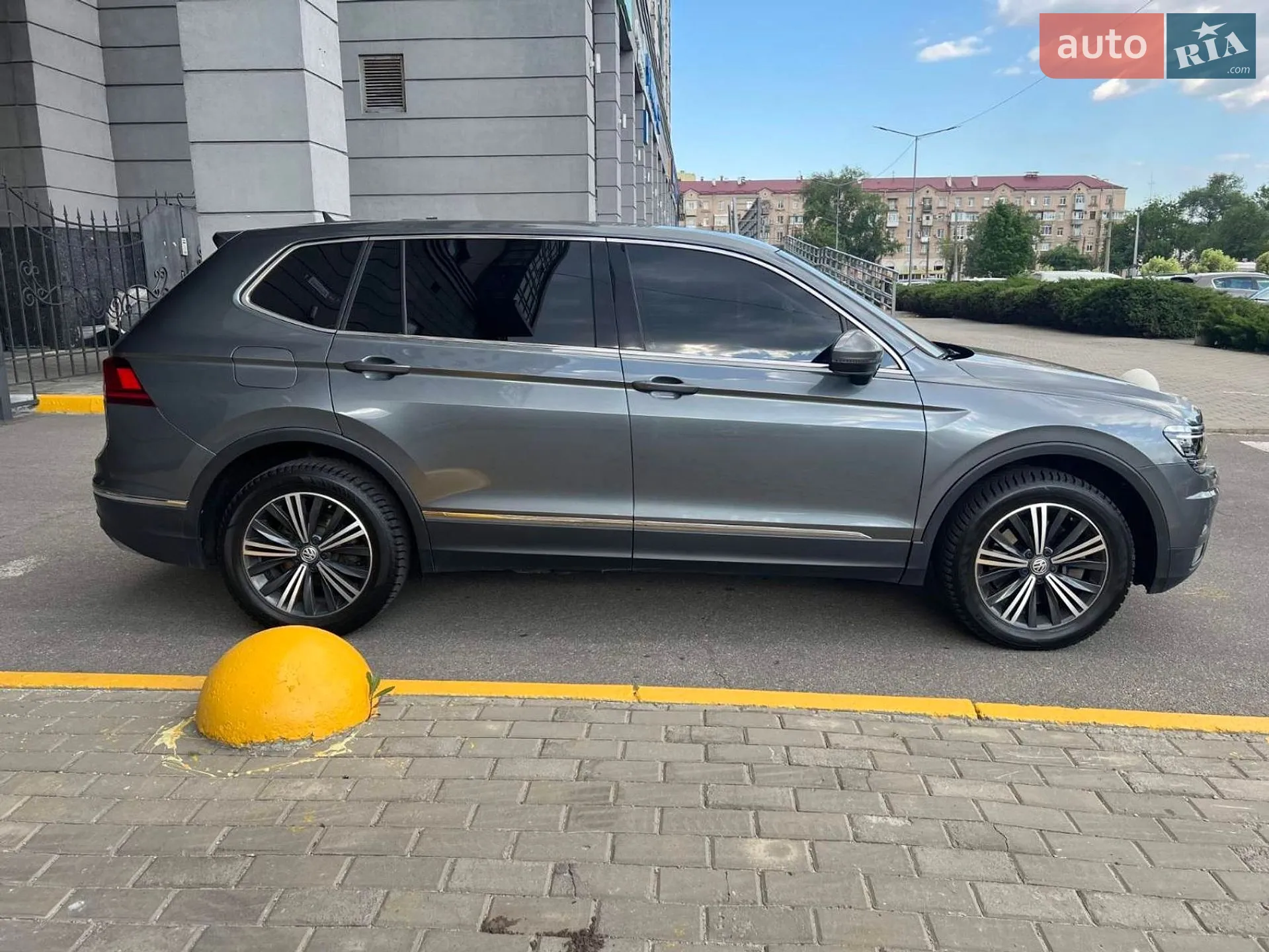 2017 Volkswagen Tiguan - мініатюра 2