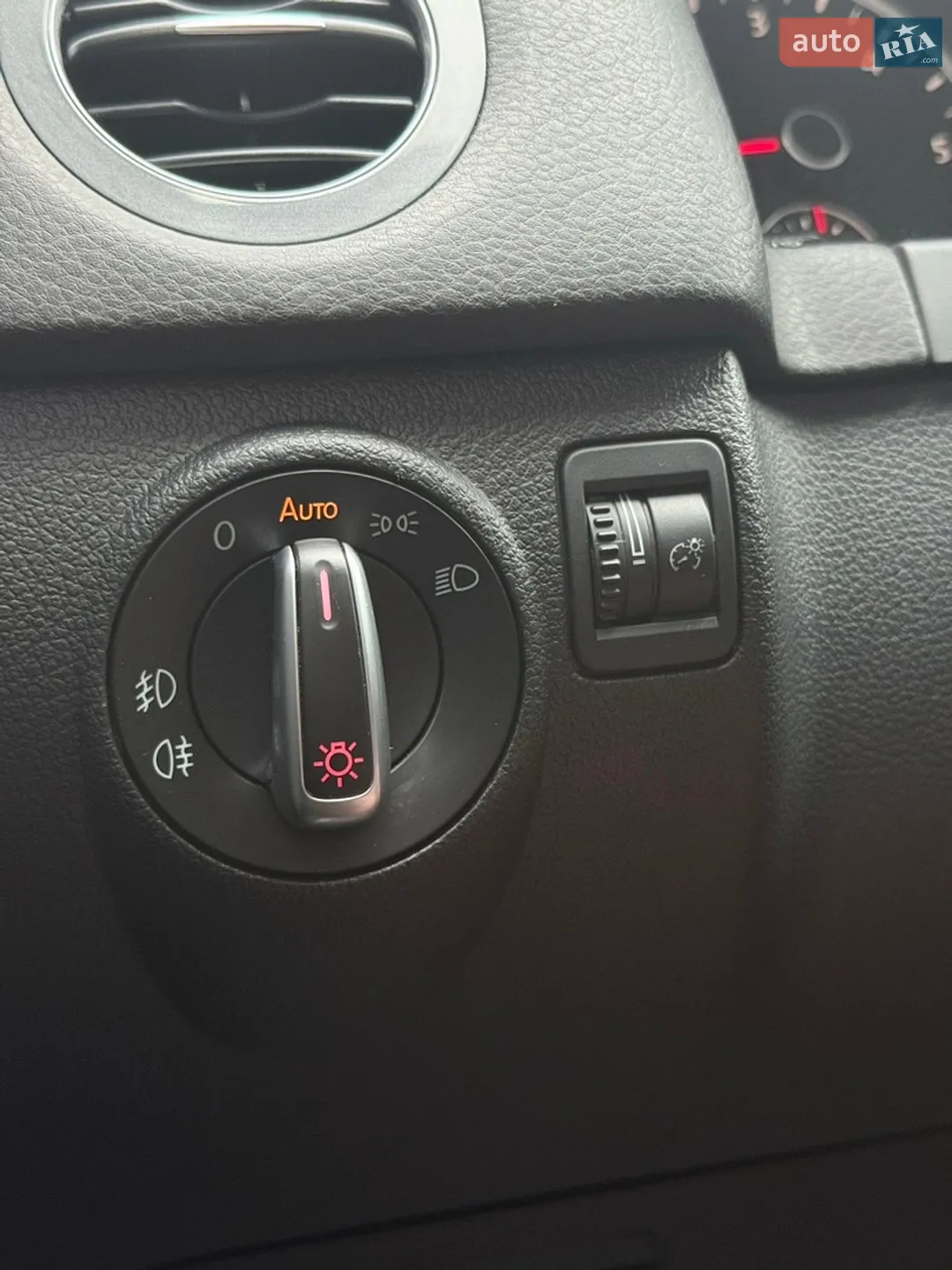 2014 Volkswagen Tiguan - мініатюра 42