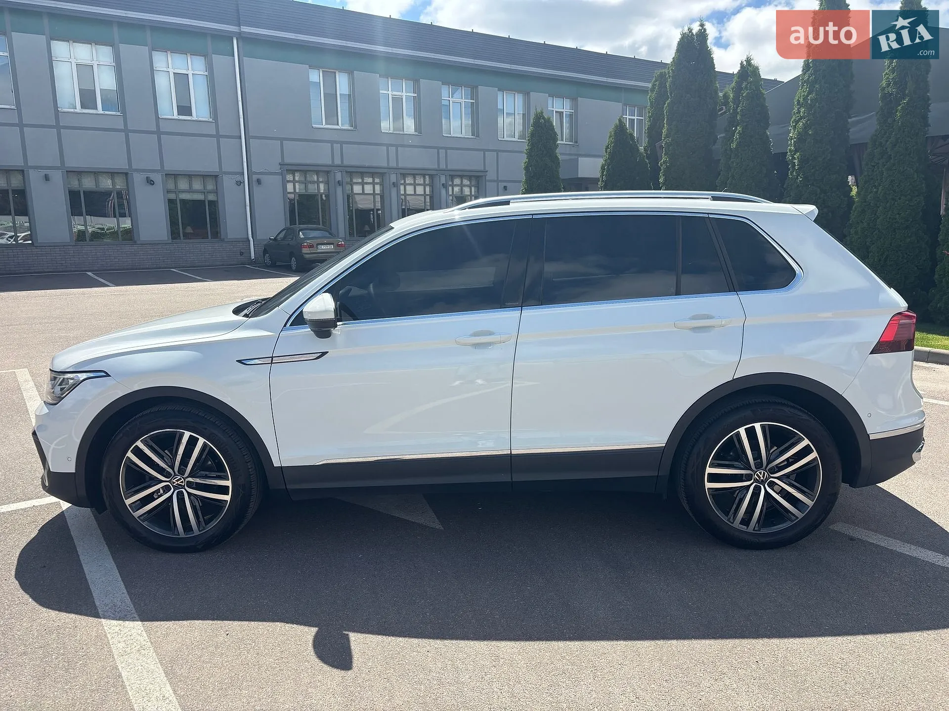 2021 Volkswagen Tiguan - мініатюра 26