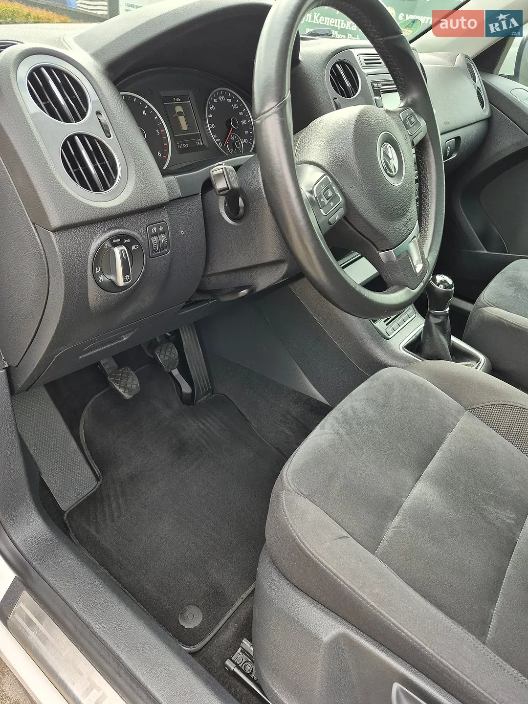 2011 Volkswagen Tiguan - мініатюра 12