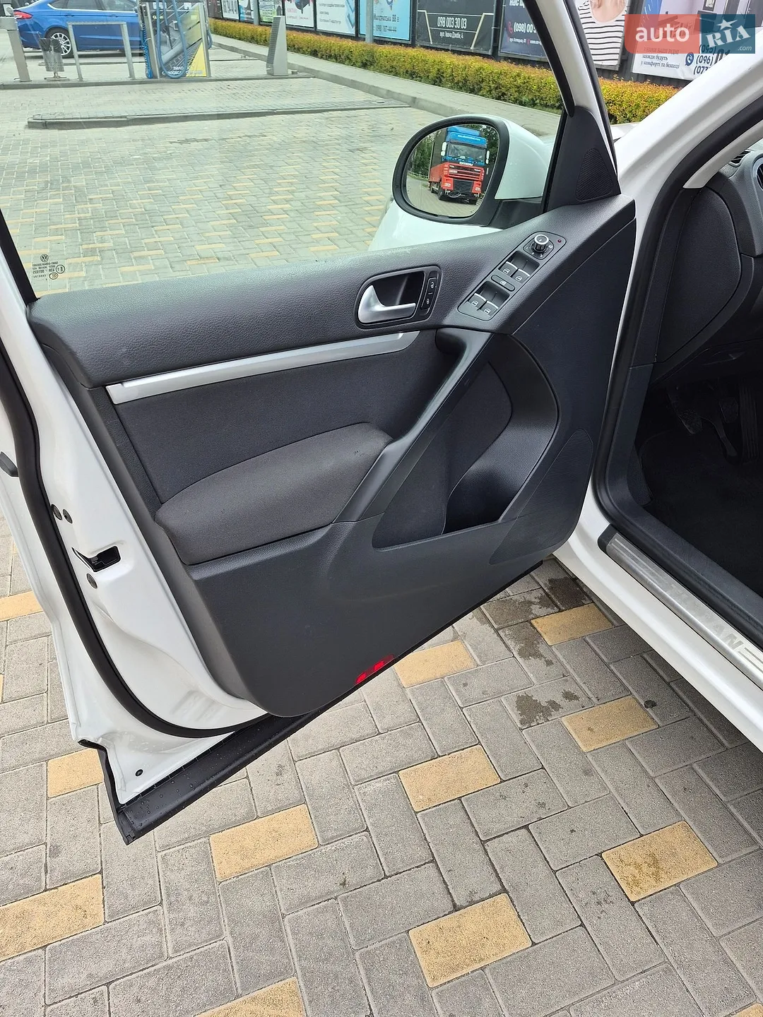 2011 Volkswagen Tiguan - мініатюра 13