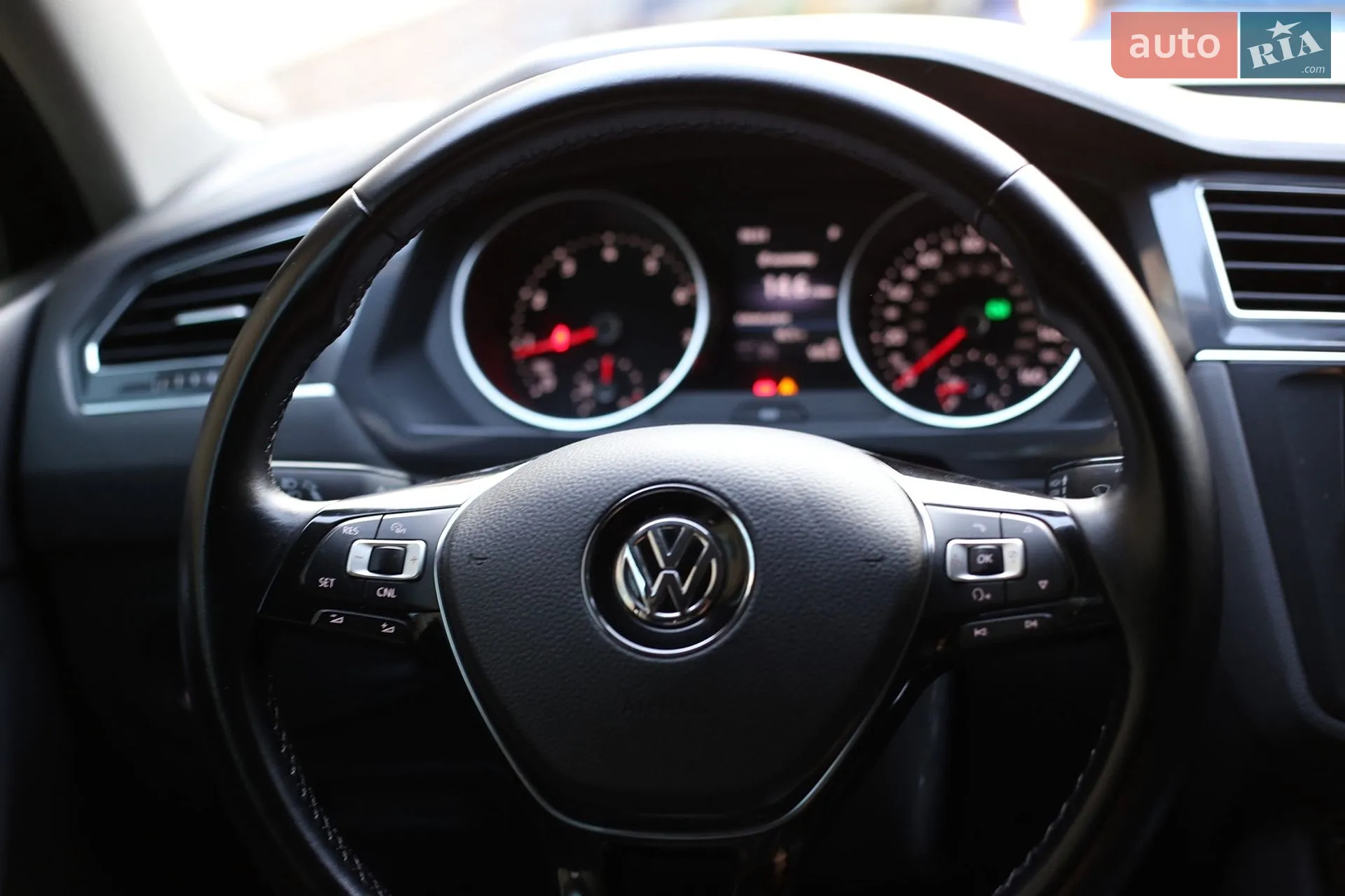 2017 Volkswagen Tiguan - мініатюра 15