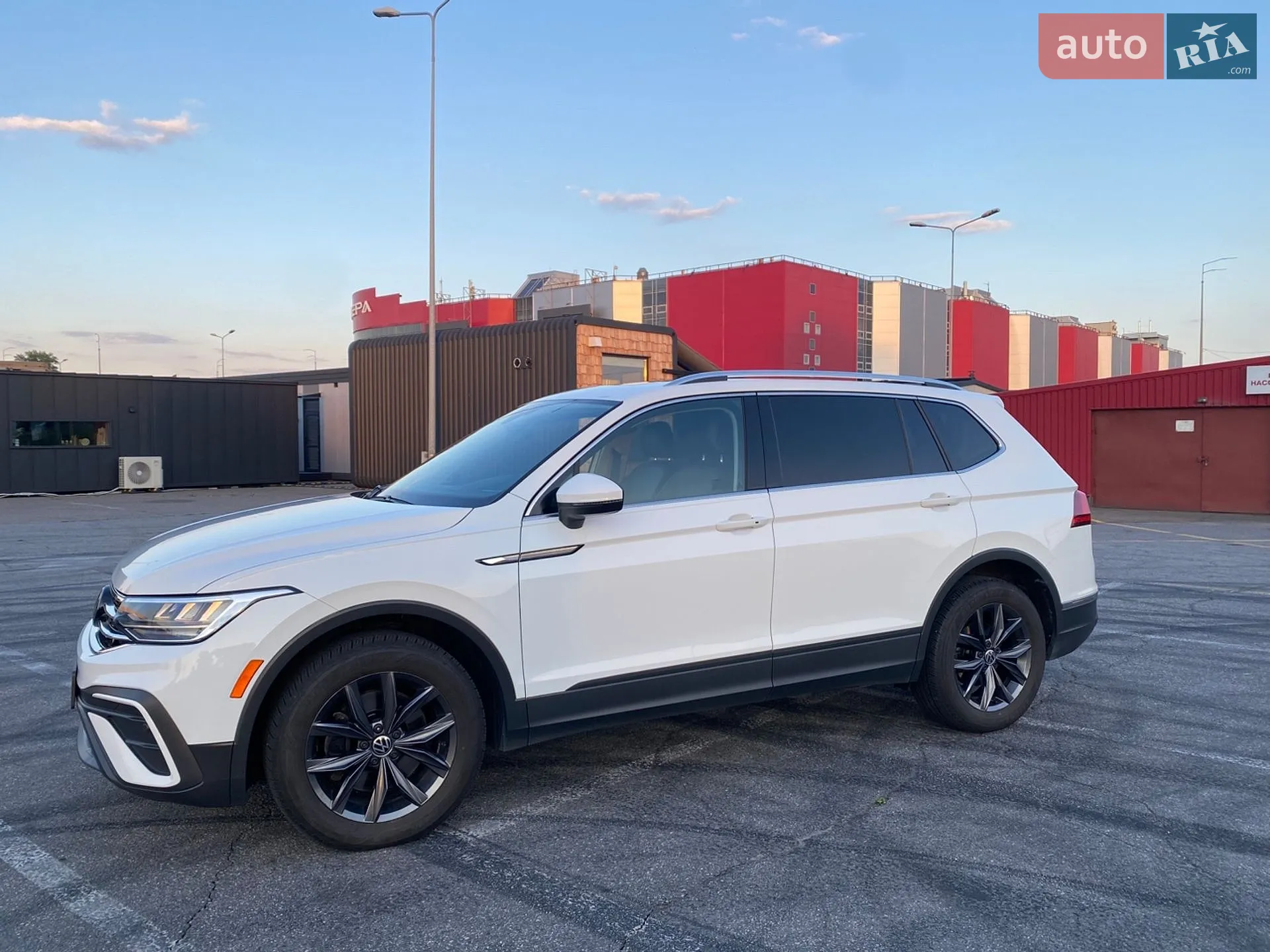 2022 Volkswagen Tiguan - мініатюра 12