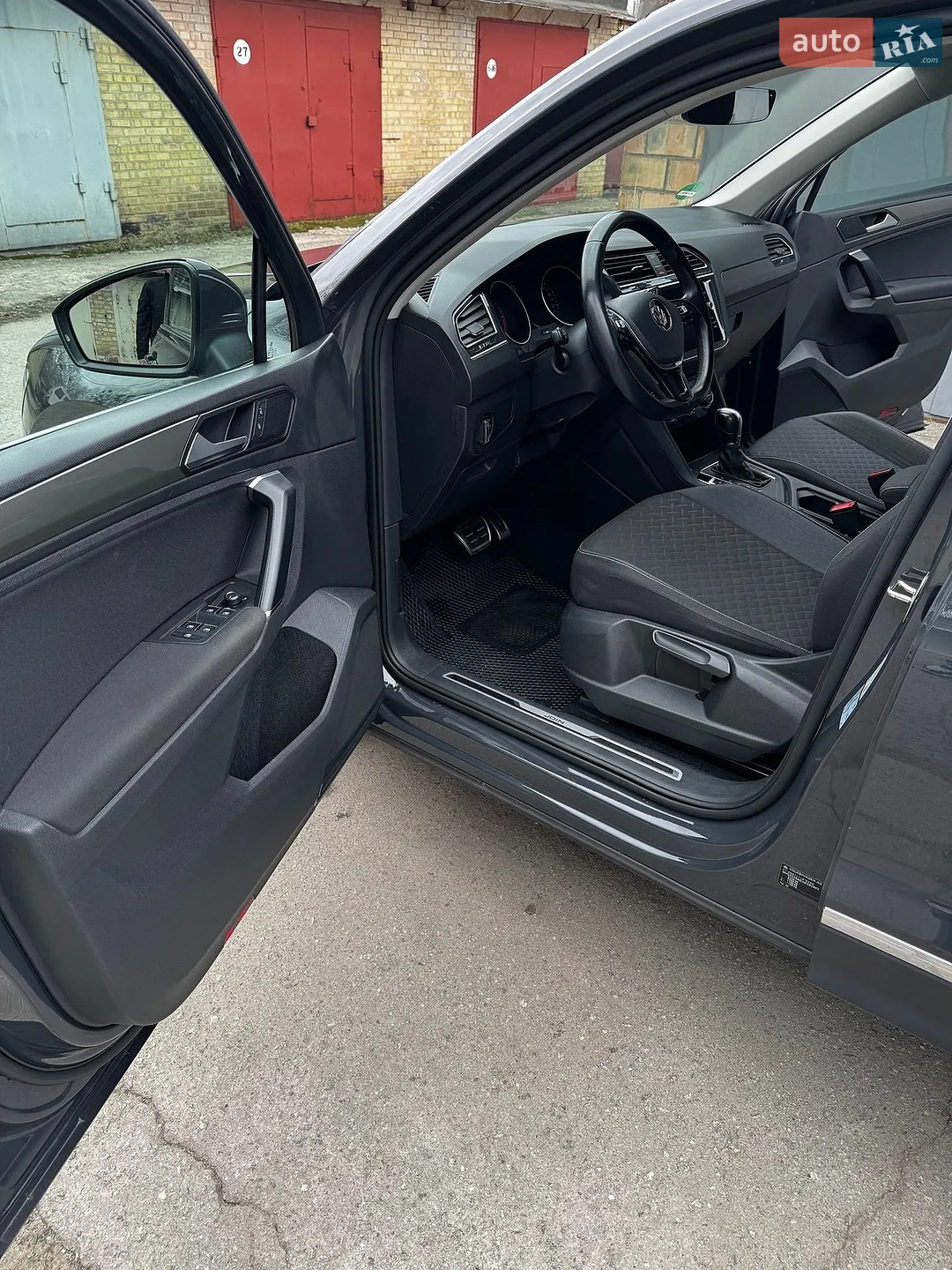 2018 Volkswagen Tiguan - мініатюра 25