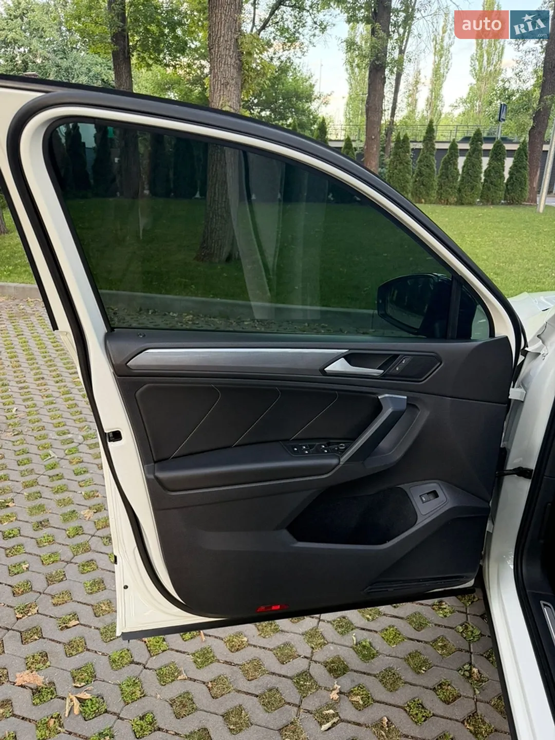 2020 Volkswagen Tiguan - мініатюра 11