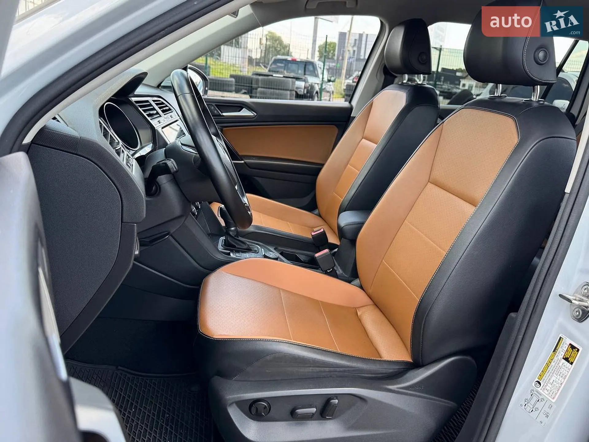 2017 Volkswagen Tiguan - мініатюра 23