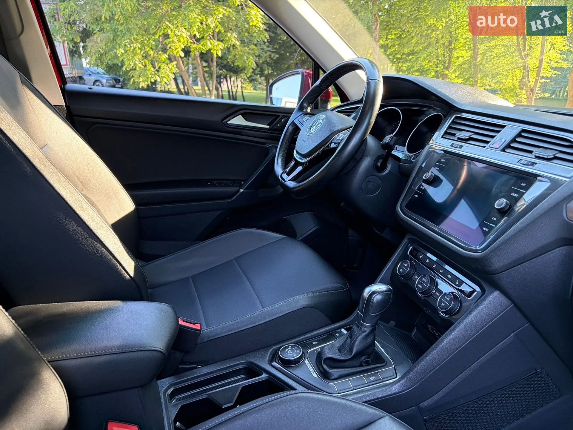 2018 Volkswagen Tiguan - мініатюра 29