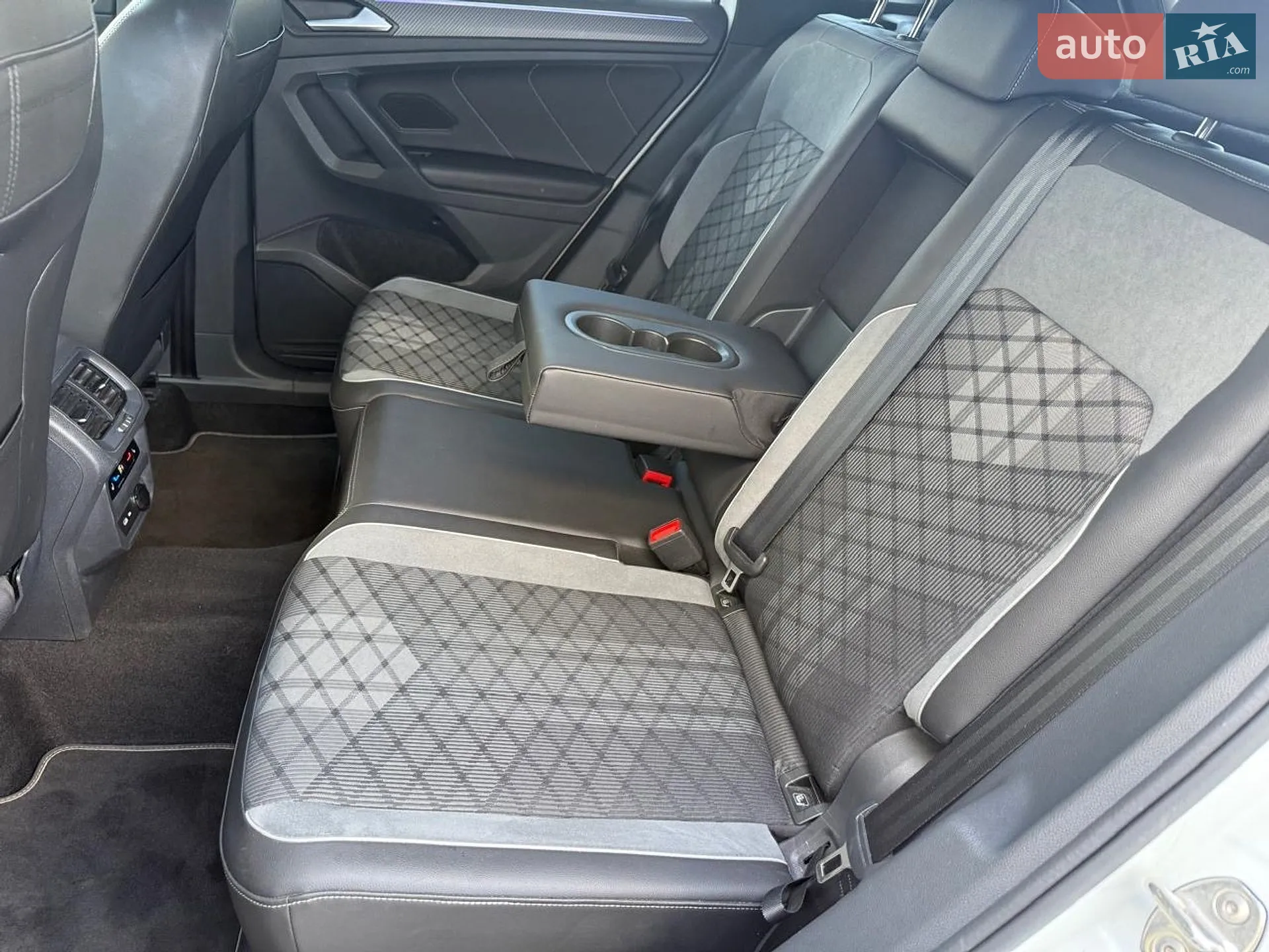 2023 Volkswagen Tiguan - мініатюра 25