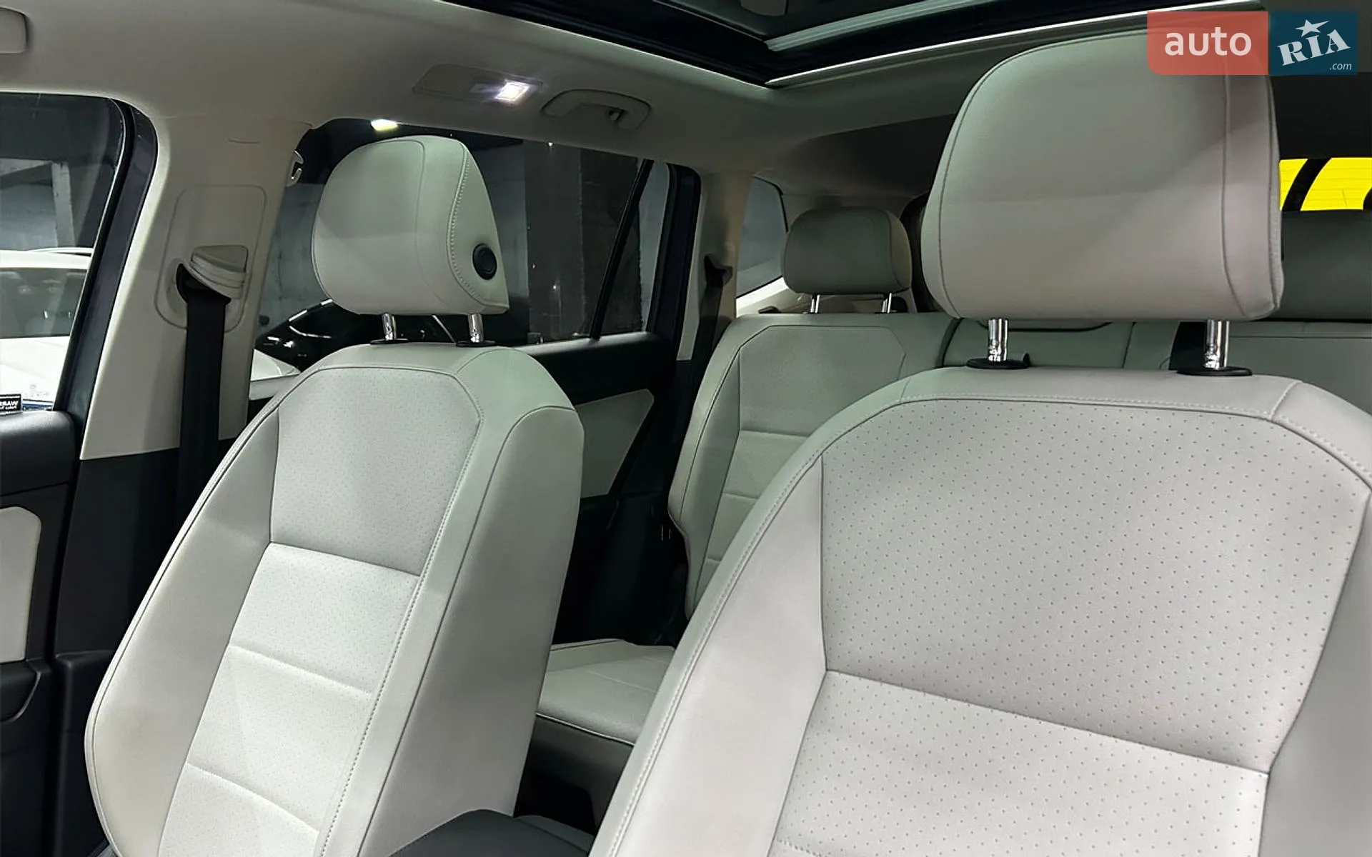2017 Volkswagen Tiguan - мініатюра 12