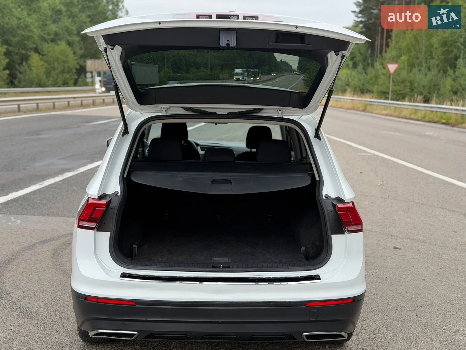 2018 Volkswagen Tiguan - мініатюра 11