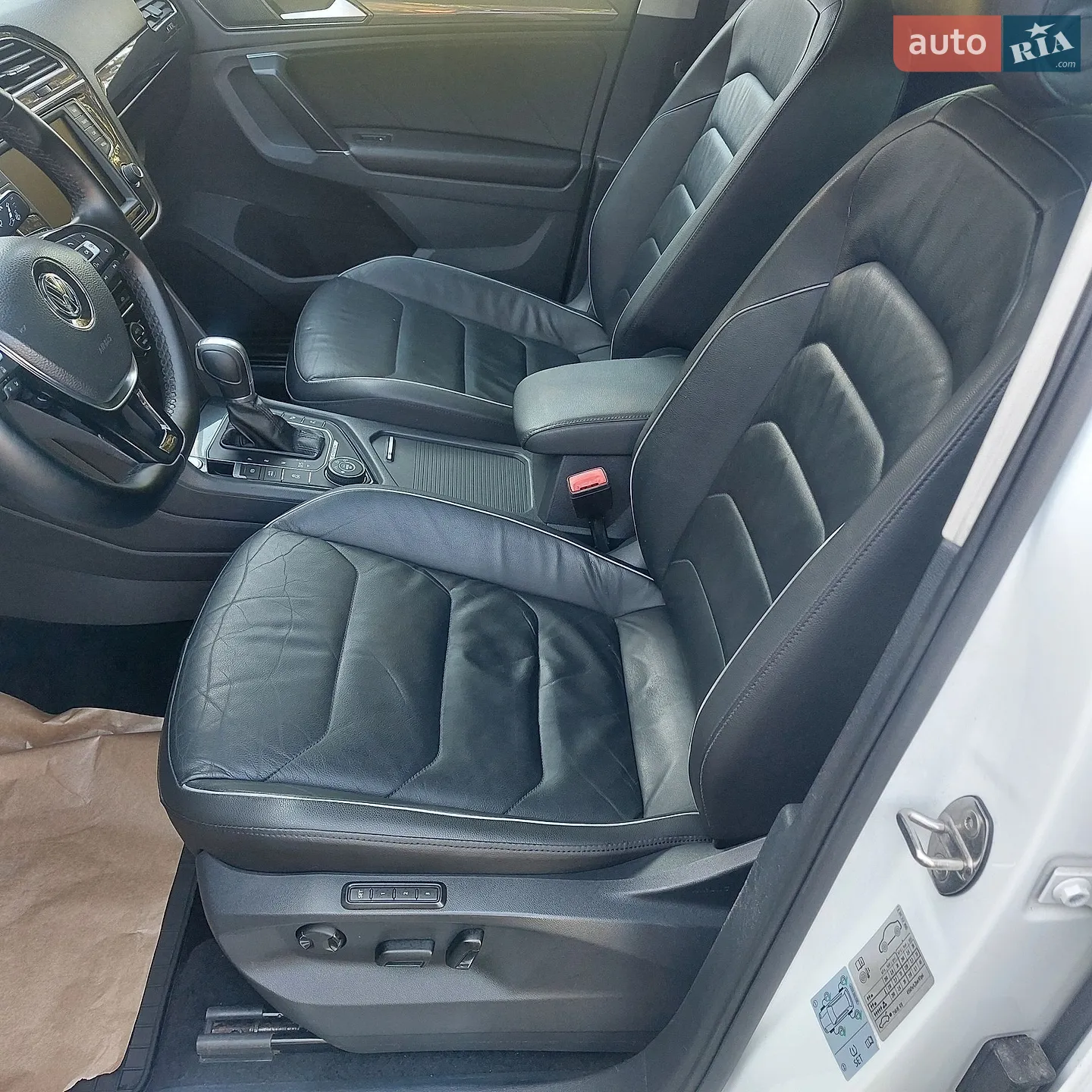 2017 Volkswagen Tiguan - мініатюра 23
