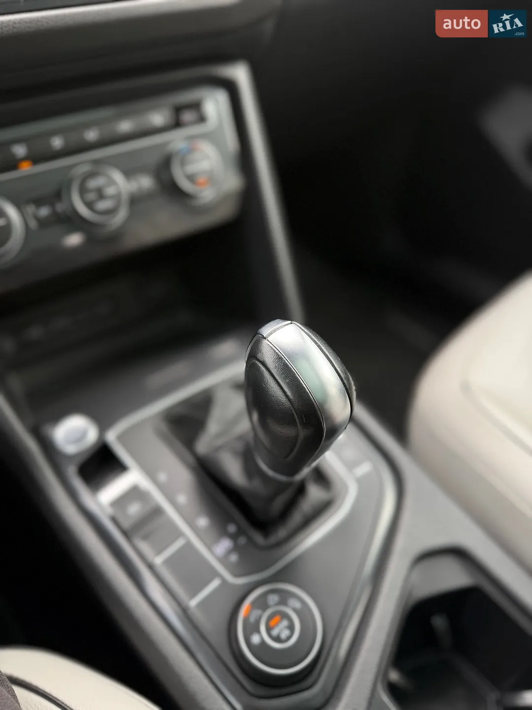 2019 Volkswagen Tiguan - мініатюра 35