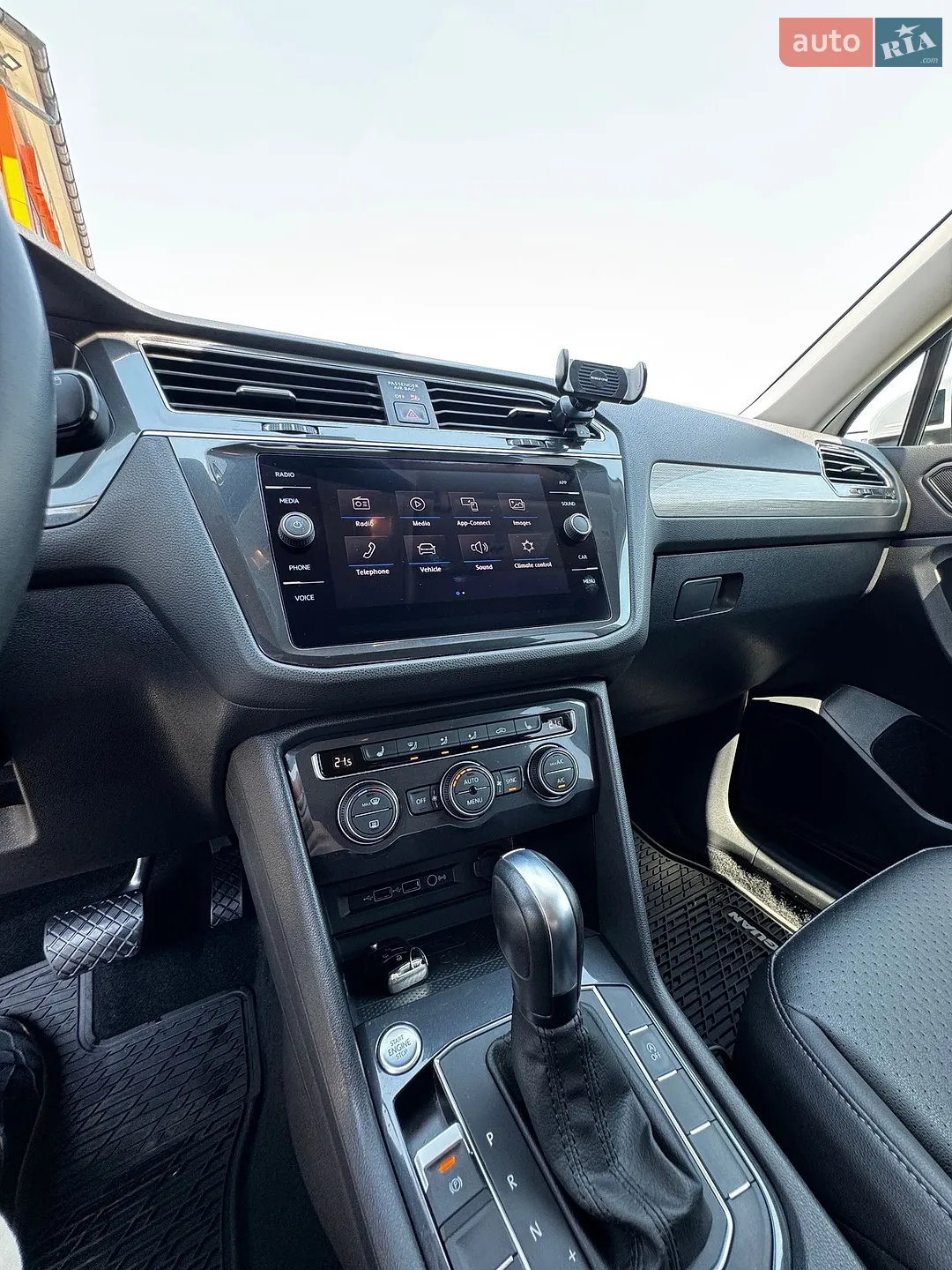 2020 Volkswagen Tiguan - мініатюра 17