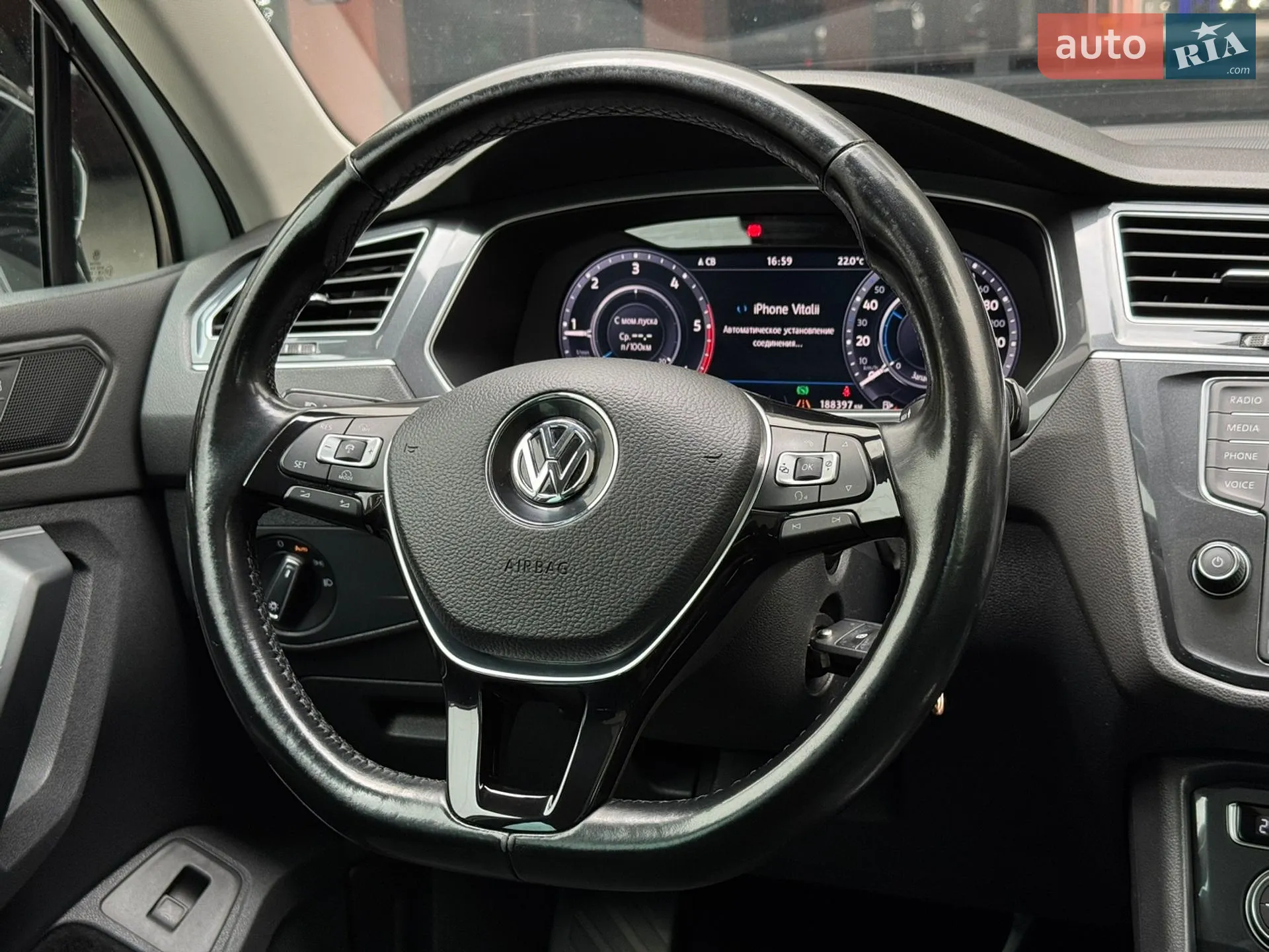 2017 Volkswagen Tiguan - мініатюра 23