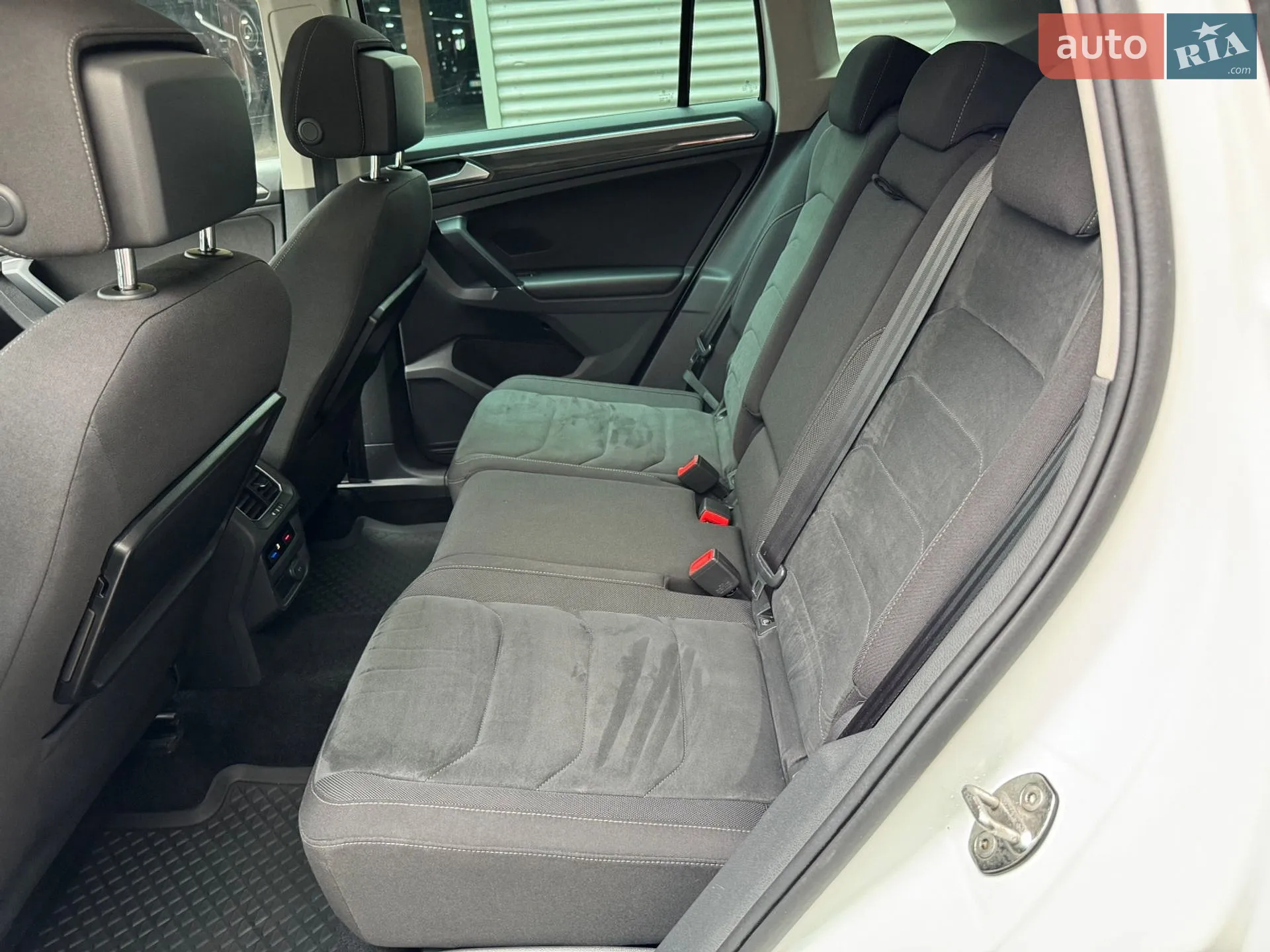 2017 Volkswagen Tiguan - мініатюра 38