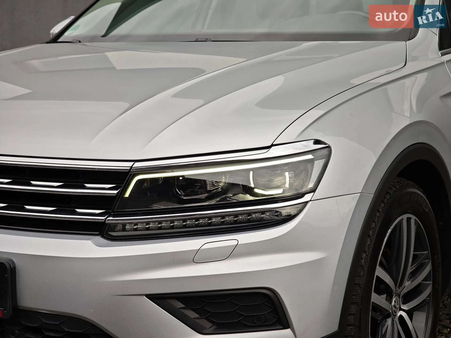2017 Volkswagen Tiguan - мініатюра 10