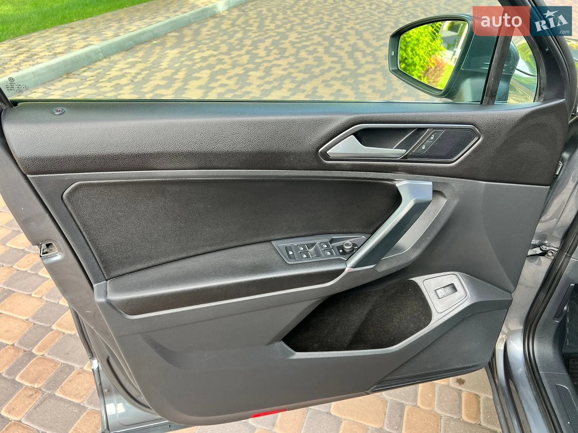 2017 Volkswagen Tiguan - мініатюра 33