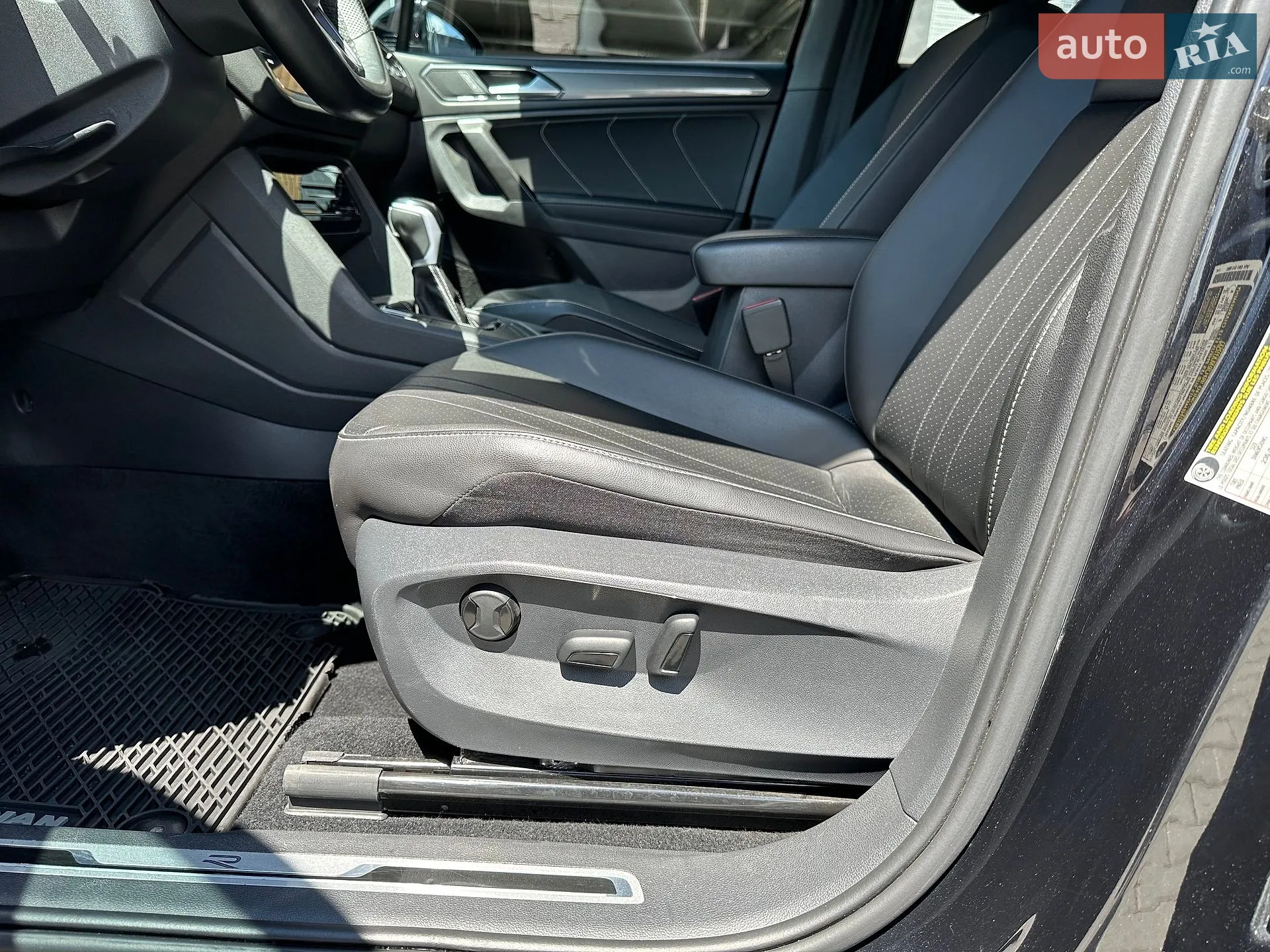 2022 Volkswagen Tiguan - мініатюра 48