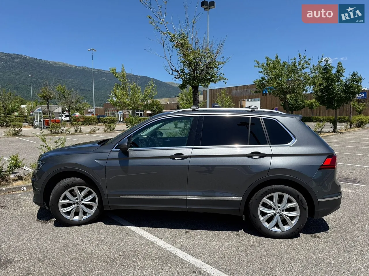 2020 Volkswagen Tiguan - мініатюра 11
