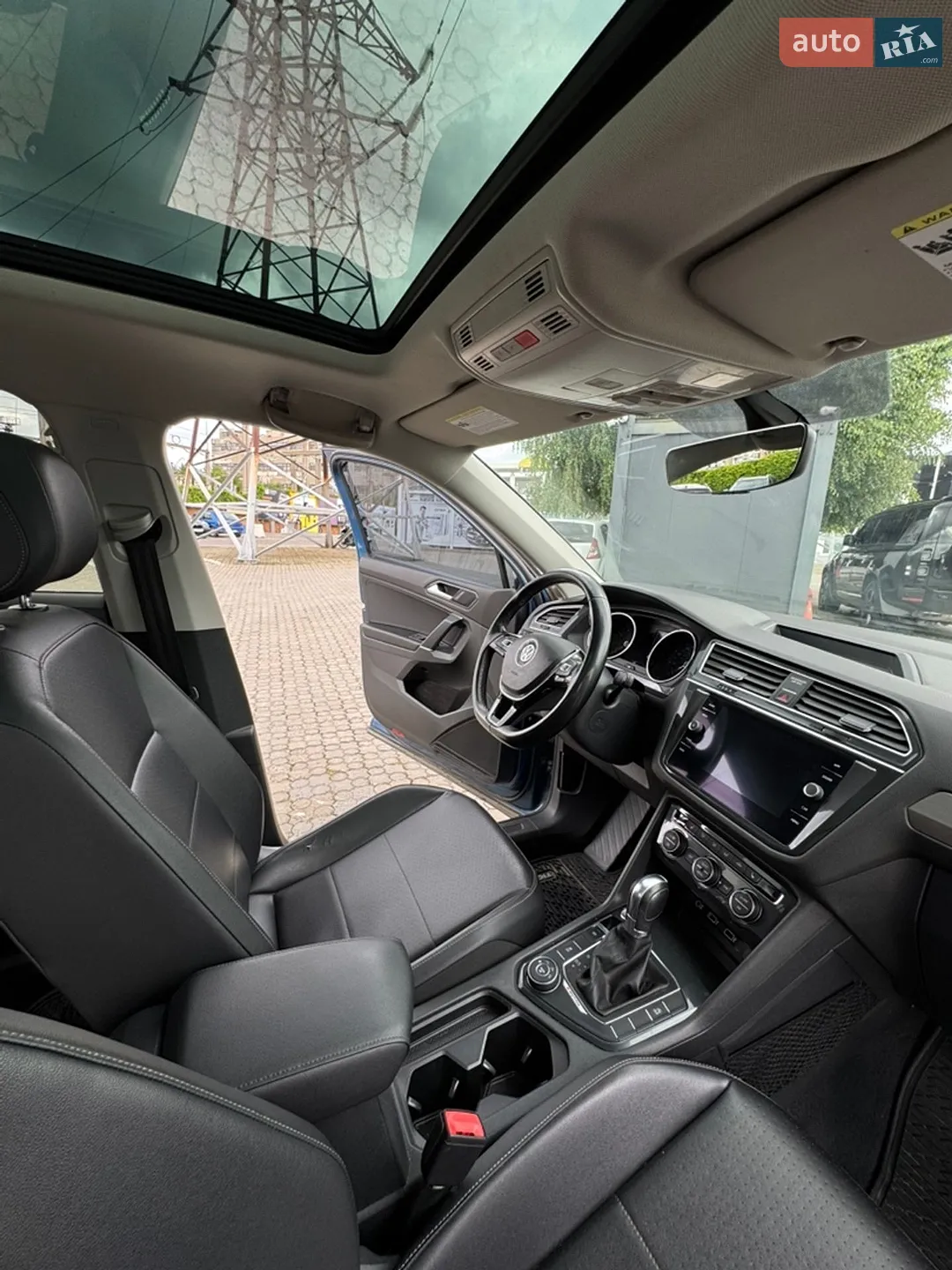 2017 Volkswagen Tiguan - мініатюра 28