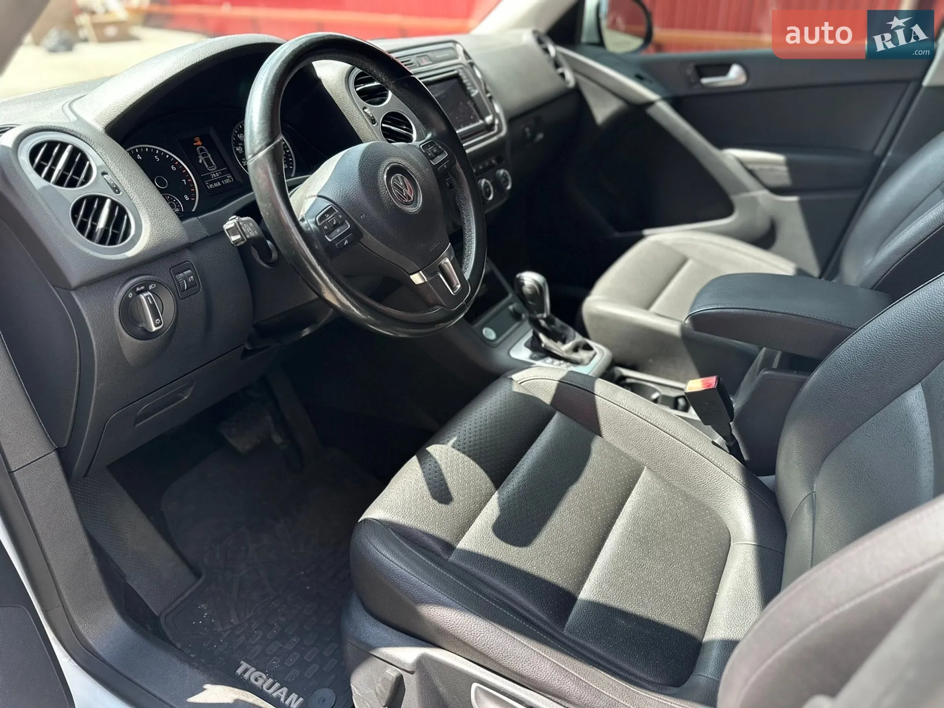 2017 Volkswagen Tiguan - мініатюра 9