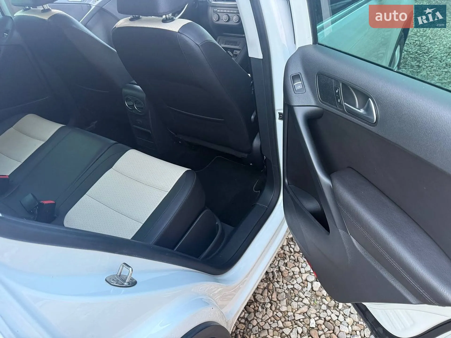 2016 Volkswagen Tiguan - мініатюра 16
