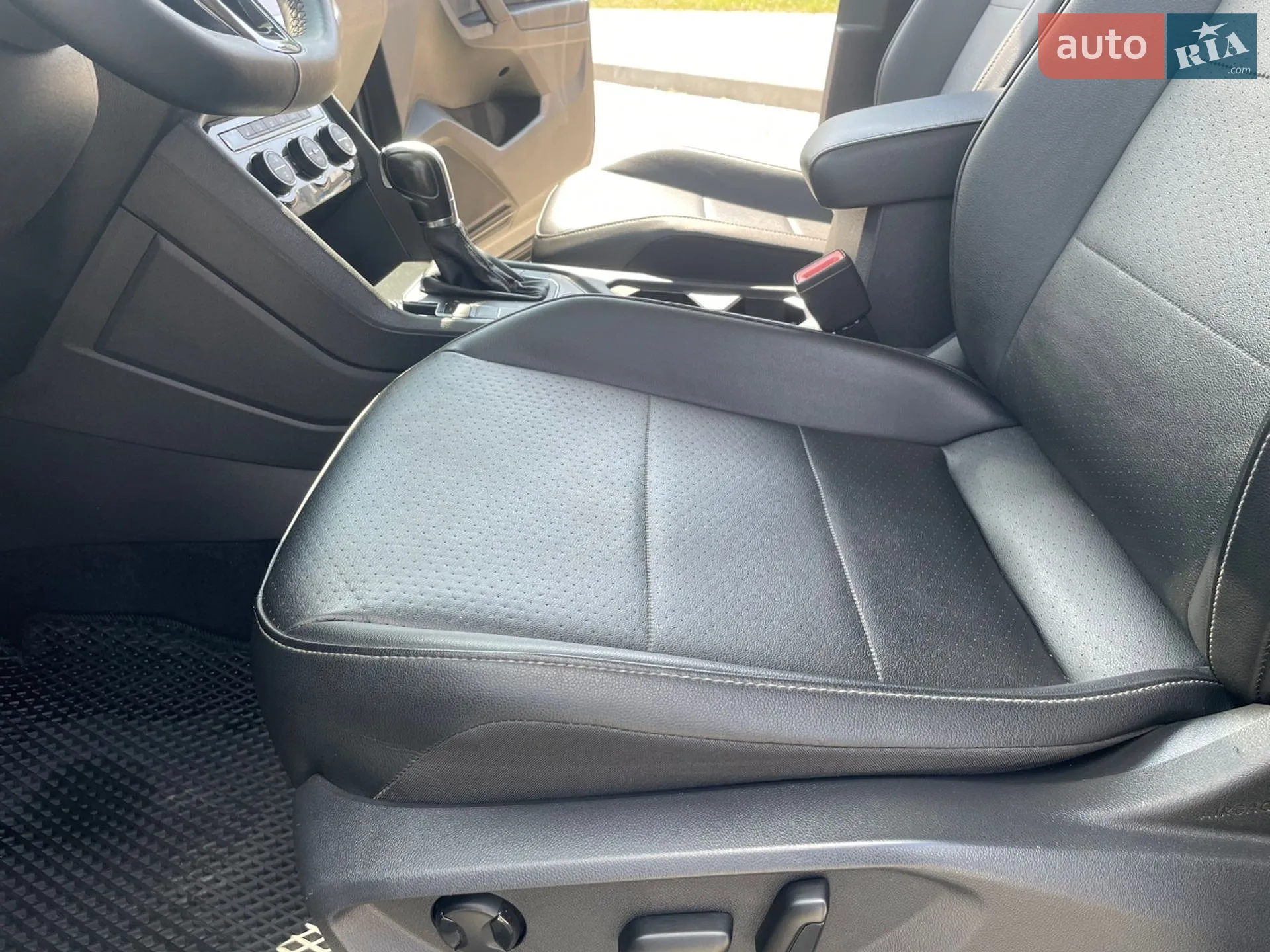 2018 Volkswagen Tiguan - мініатюра 20