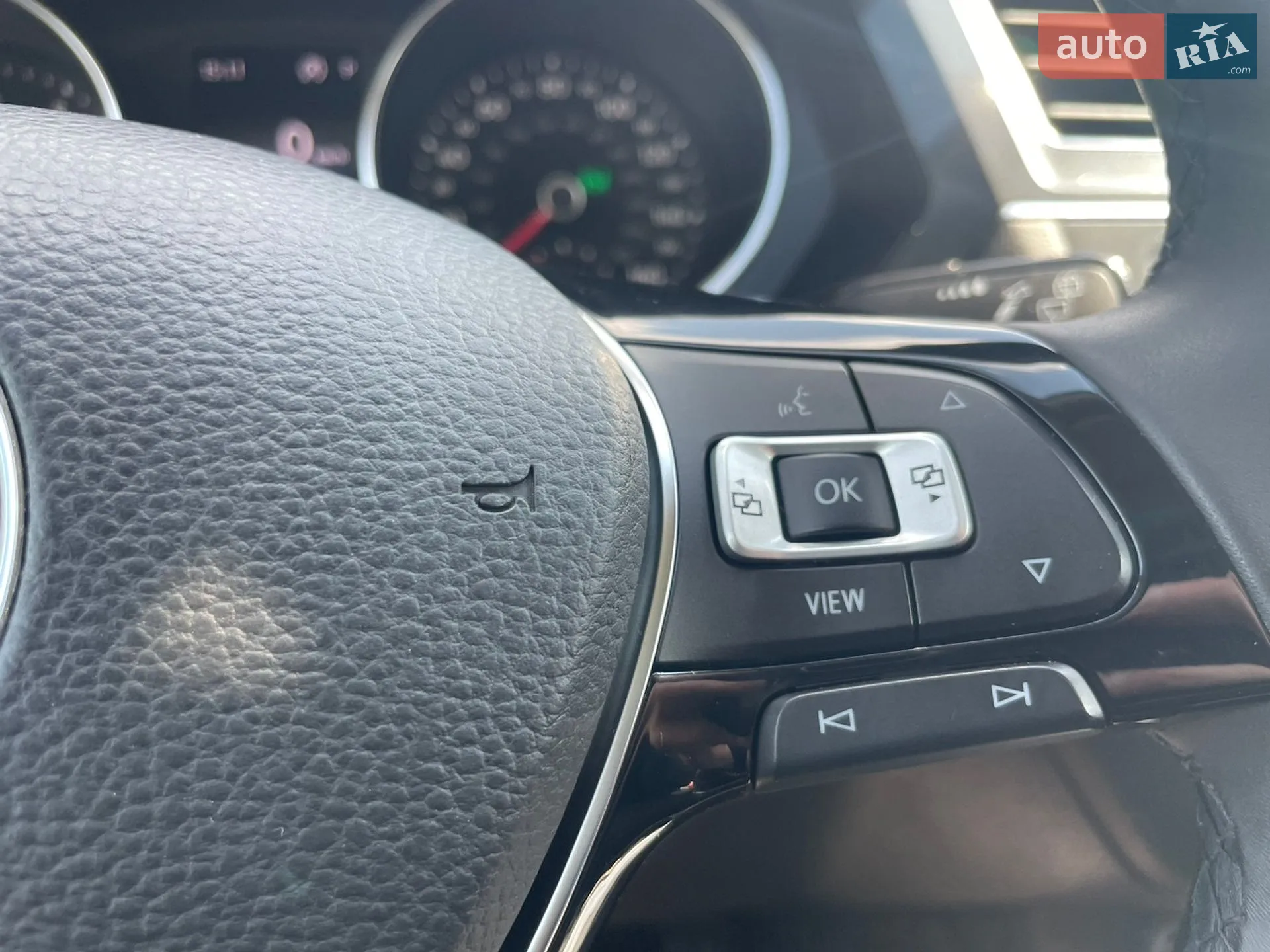 2018 Volkswagen Tiguan - мініатюра 41